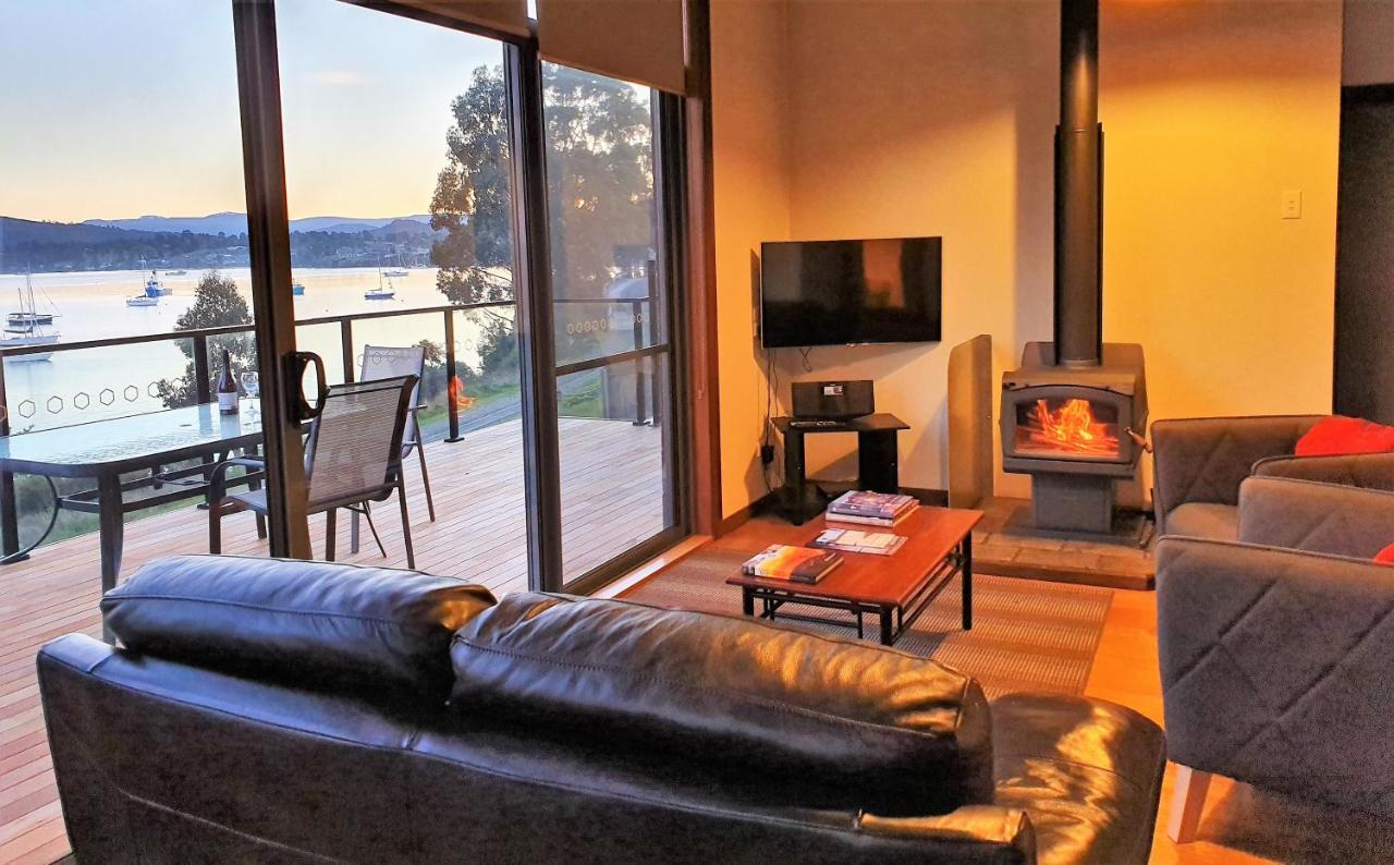 The Beach House- Private Jacuzzi And Wood Fire! Dover ภายนอก รูปภาพ